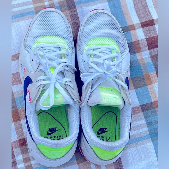 Nike Air Max Excee Tennis Running Shoes Sneakers Women’s Size 8.5 Used White - Picture 2 of 6